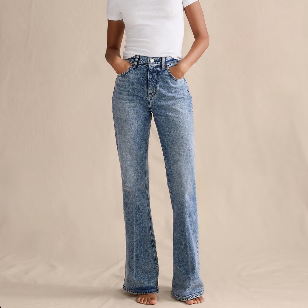 Loose Bootcut Jeans